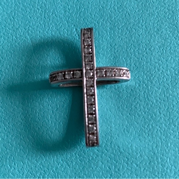 Pierre Cardin Silver Cross - Pendant - Picture 2 of 5